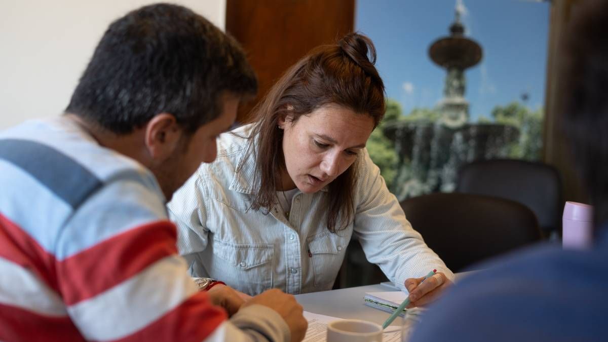 Nuria Ojeda, Subsecretaria de Ambiente del Ministerio de Energía y Ambiente, firmó el informe final de la CPA con el acompañamiento de otras instituciones sociales y técnicas para la explotación de cobre en Uspallata. Nuria Ojeda, Subsecretaria de Ambiente del Ministerio de Energía y Ambiente, firmó el informe final de la CPA con el acompañamiento de otras instituciones sociales y técnicas para la explotación de cobre en Uspallata.