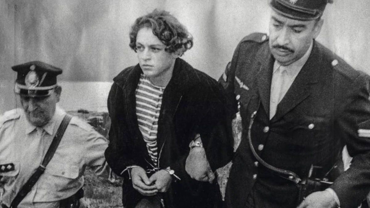 Carlos Robledo Puch tenía 19 al momento de ser detenido en 1972 y fue condenado a prisión perpetua Carlos Robledo Puch tenía 19 al momento de ser detenido en 1972 y fue condenado a prisión perpetua