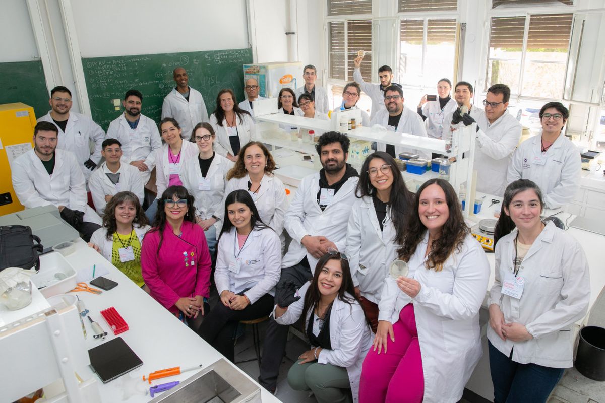 El equipo de la UNCuyo que lidera una red latinoamericana para impulsar la investigación biomédica. El equipo de la UNCuyo que lidera una red latinoamericana para impulsar la investigación biomédica. 