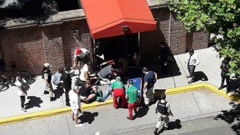 A tiros matan a un turista inglés en la puerta del hotel Faena y su hijo está herido