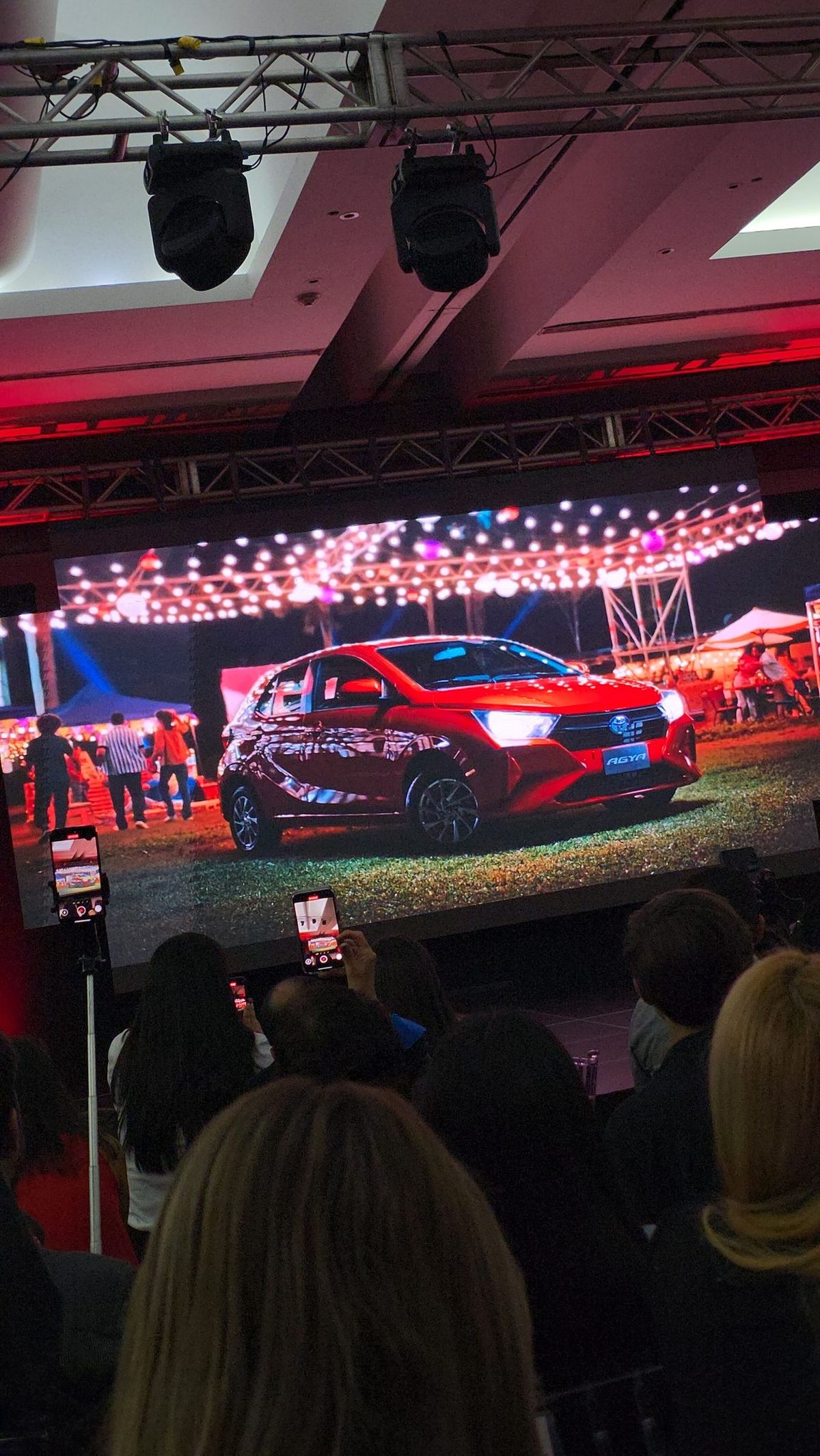 El Toyota Agya puede encontrarse en dos versiones. El Toyota Agya puede encontrarse en dos versiones.