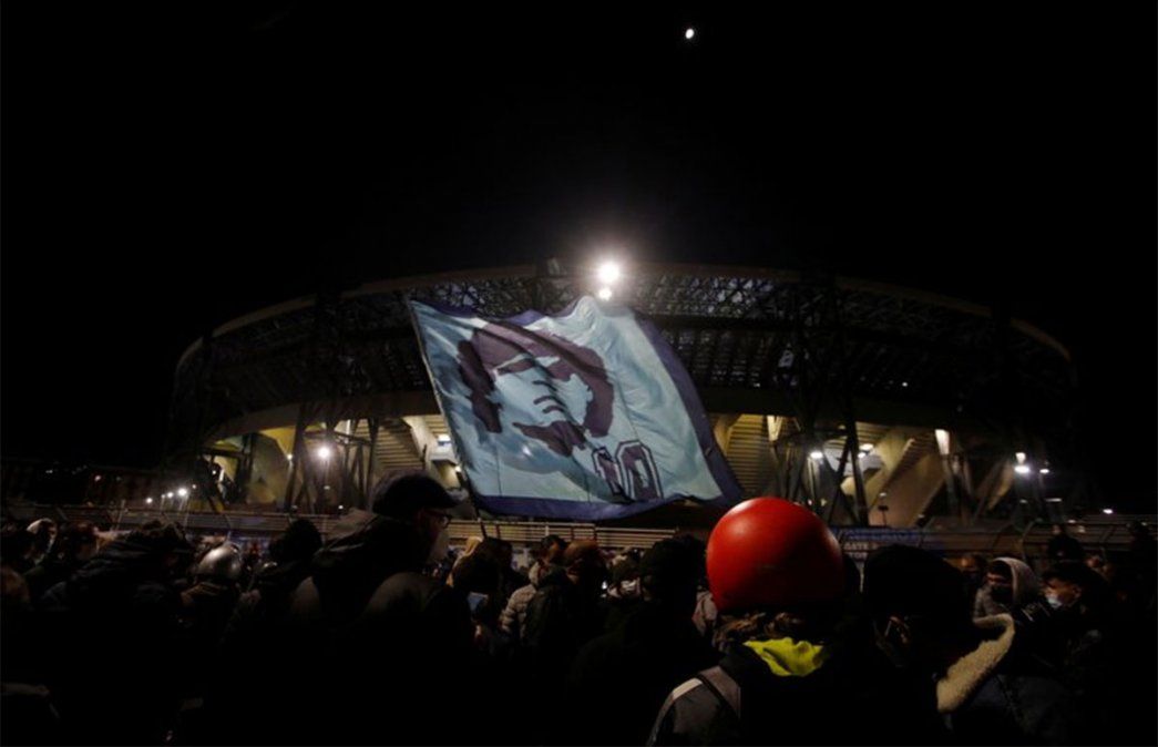 Maradona: Nápoles prepara 