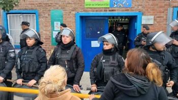 Máxima tensión en un jardín de niños: los padres de chicos presuntamente abusados quisieron linchar al portero