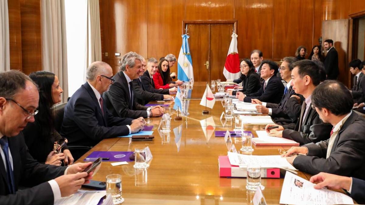 El encuentro con los representantes de Japón. El encuentro con los representantes de Japón.