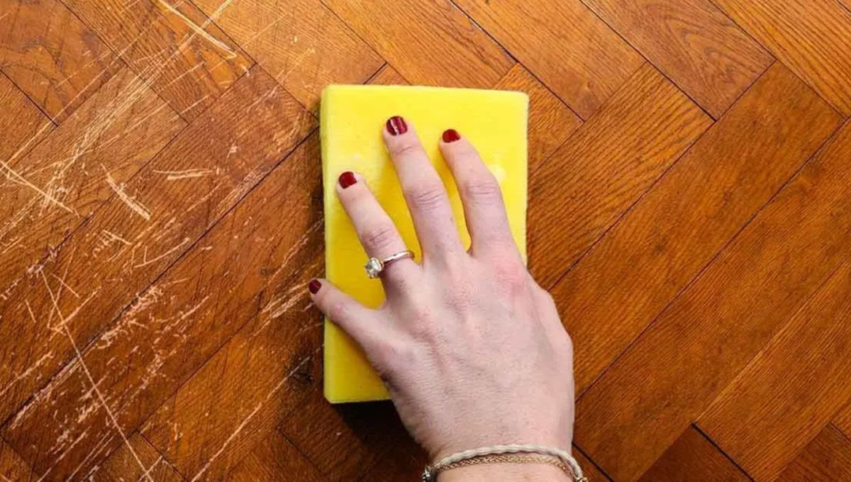 Ni lijas ni barniz: el truco casero para quitar los arañazos de la madera al instante