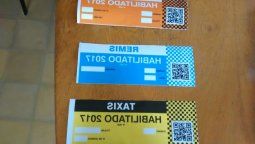 Remises y taxis deberán colocar nuevas obleas para poder transitar