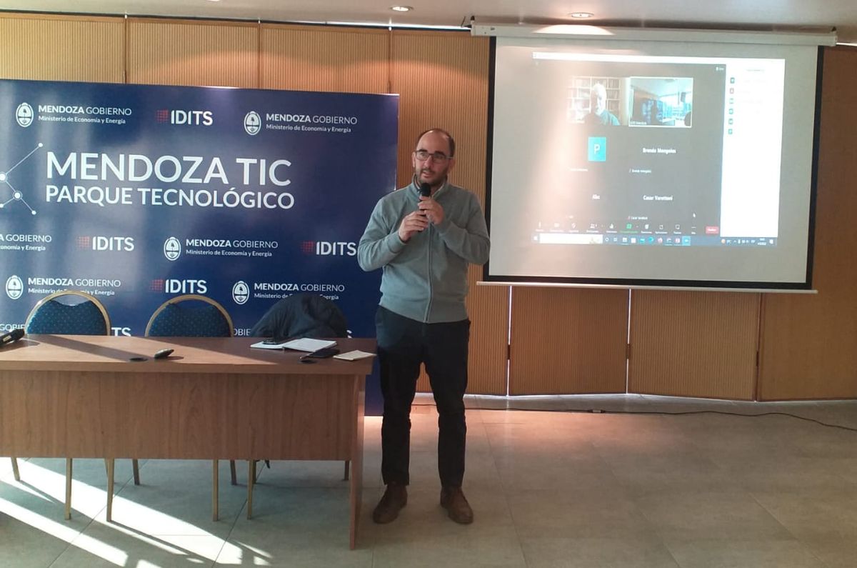 José Thomas, director general de Escuelas.