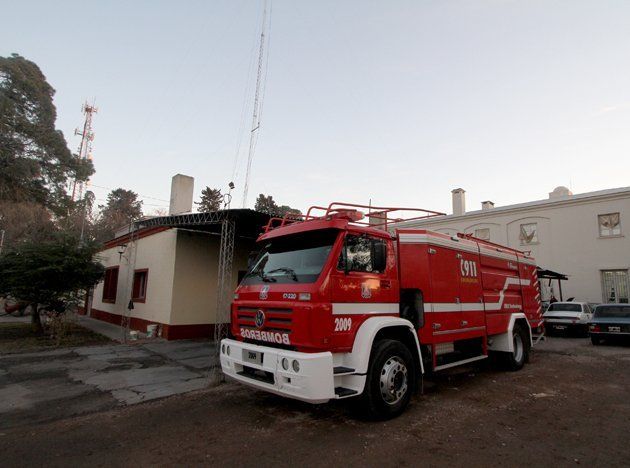 Los Bomberos trabajaron en el lugar pero no pudieron salvar a los chanchitos. Los Bomberos trabajaron en el lugar pero no pudieron salvar a los chanchitos.