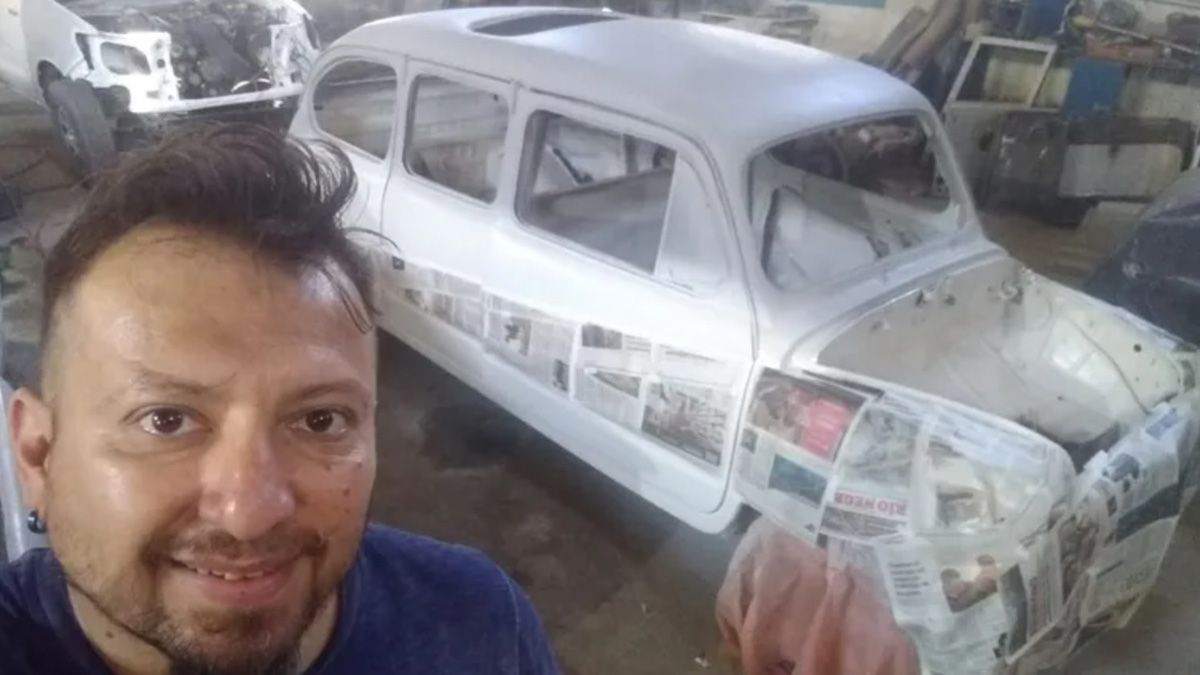Fanático del fitito: transformó un Fiat 600 en una limusina