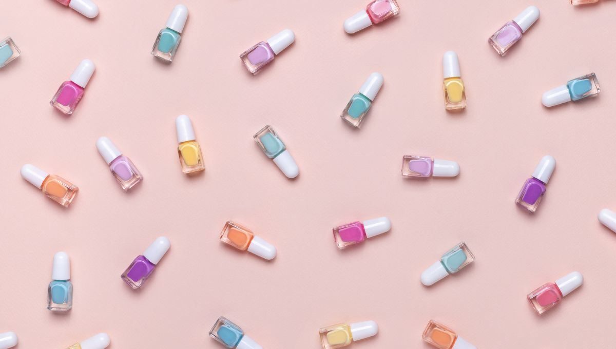 Una vez usado el esmalte, debemos limpiarle el cuello del envase para que no se acumule producto. Una vez usado el esmalte, debemos limpiarle el cuello del envase para que no se acumule producto. 