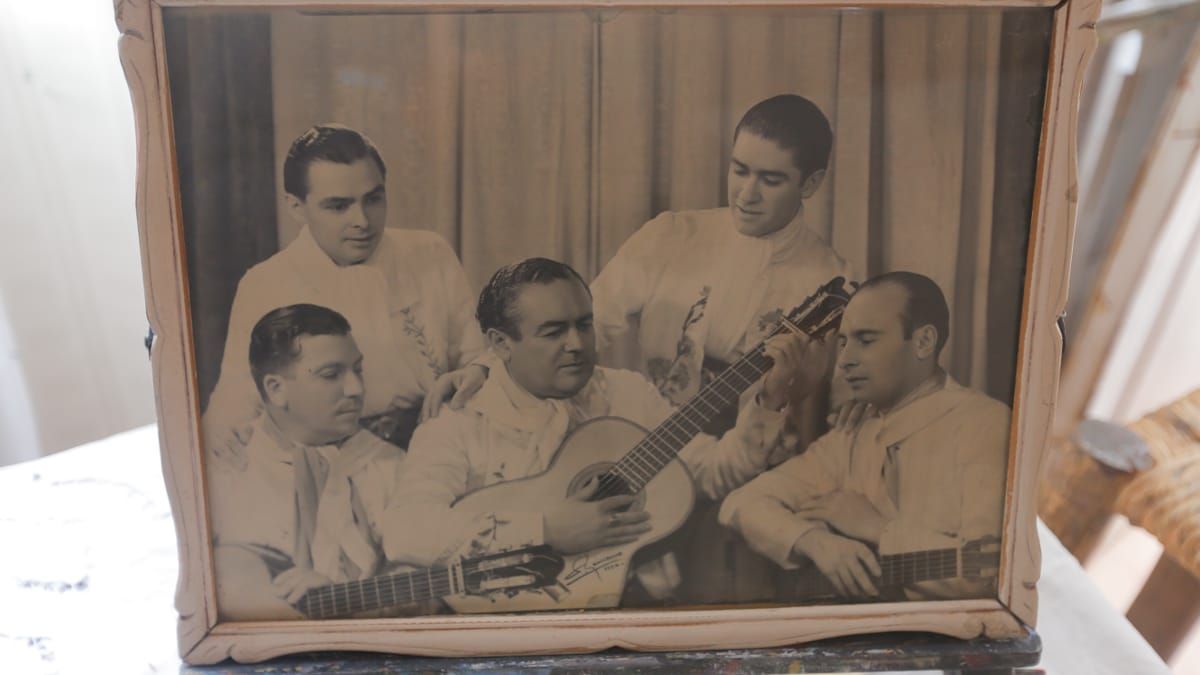 Santiago Bértiz integró Los Trovadores de Cuyo, entre otros grupos que le dieron forma al folclore cuyano. Santiago Bértiz integró Los Trovadores de Cuyo, entre otros grupos que le dieron forma al folclore cuyano.