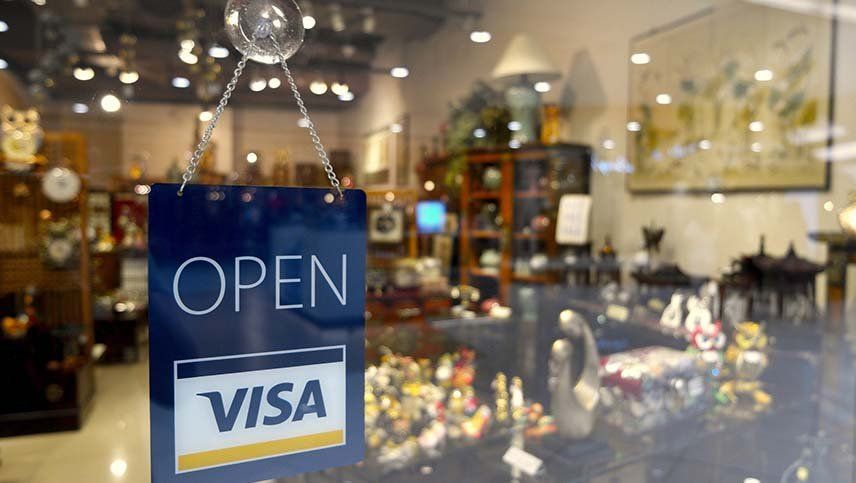 Creció el uso de tarjetas de débito, pero se desplomaron las de crédito