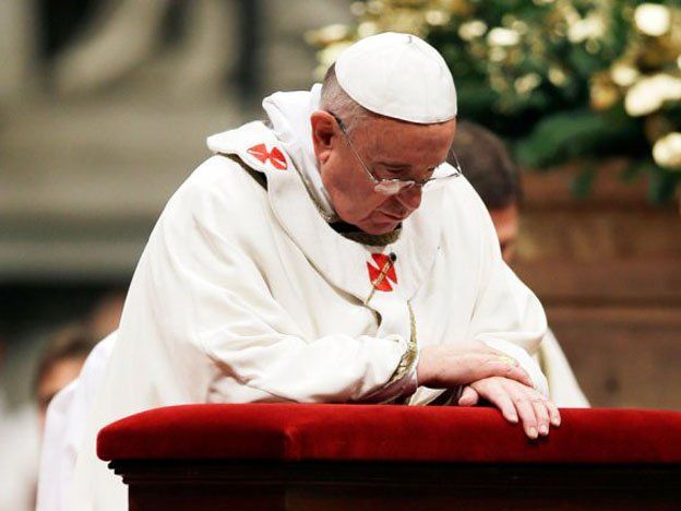 El papa pidió por el eterno descanso de los bomberos fallecidos en el incendio de Barracas
