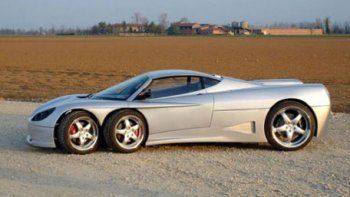 Lanzaron un coche deportivo de seis ruedas