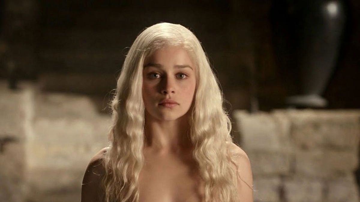 Emilia Clarke: Quien se desnuda en Juego de tronos soy yo