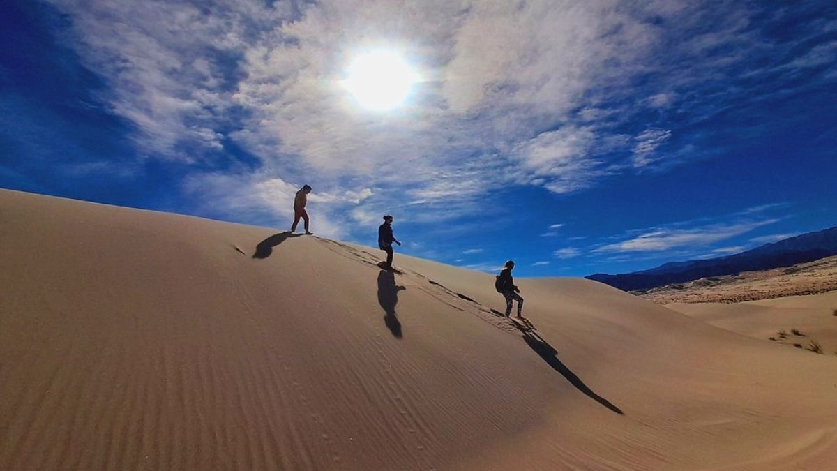 Las dunas de este desierto son un destacado del pueblo.