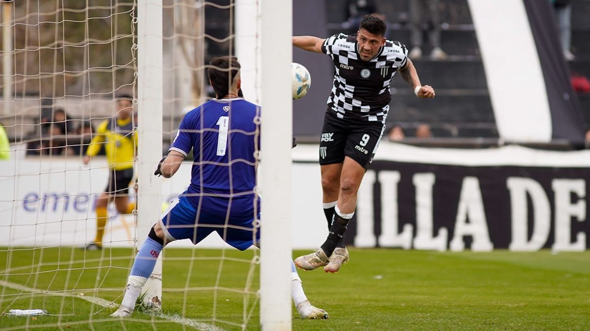 Luis Silba se lamentó por la derrota de Gimnasia y Esgrima ante Temperley.