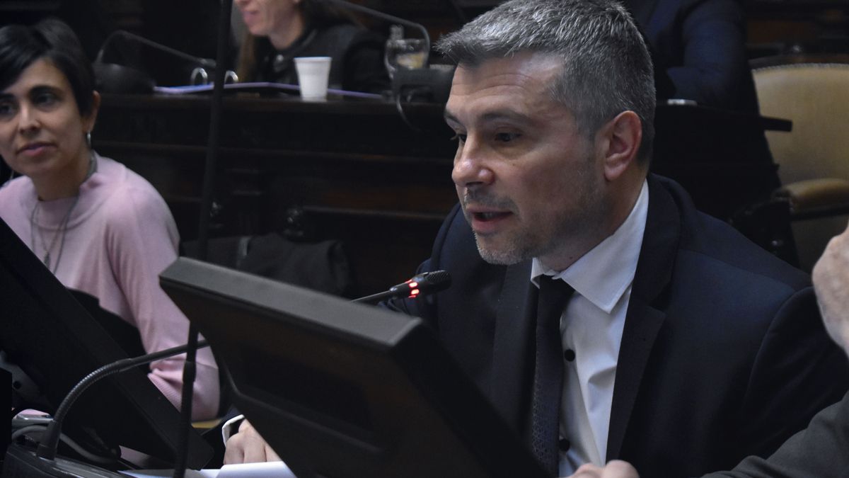 Diego Costarelli, autor del proyecto para que la actual calle Perón pase a llamarse Marciano Cantero.