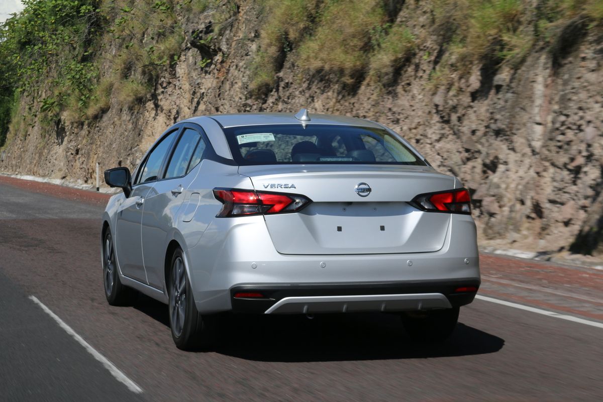 Cuánto sale el Nissan Versa según el Libro Azul: es el auto usado más vendido de México