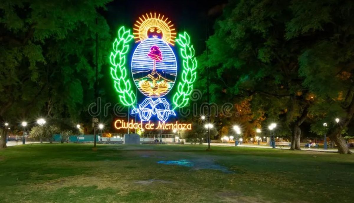 A las.7.15 de la mañana en Mendoza todavía es de noche.