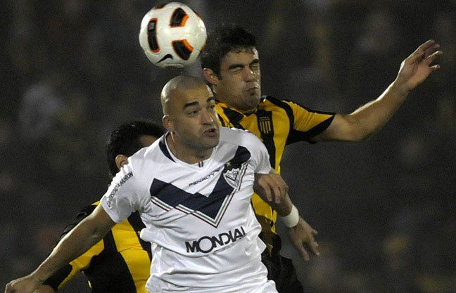 En Uruguay, Vélez cayó ante Peñarol en la primera semifinal