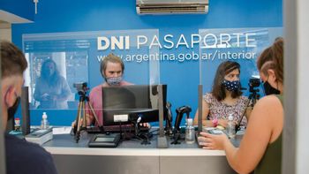 Agilizaron los trámites para sacar el DNI y el pasaporte a través de la aplicación Mi Argentina