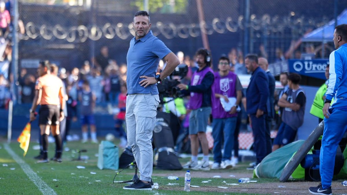 Walter Ribonetto, el DT de Godoy Cruz, no ha tenido buenos resultados.