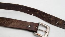 Crea un hermoso organizador de herramientas usando un cinturón viejo Crea un hermoso organizador de herramientas usando un cinturón viejo