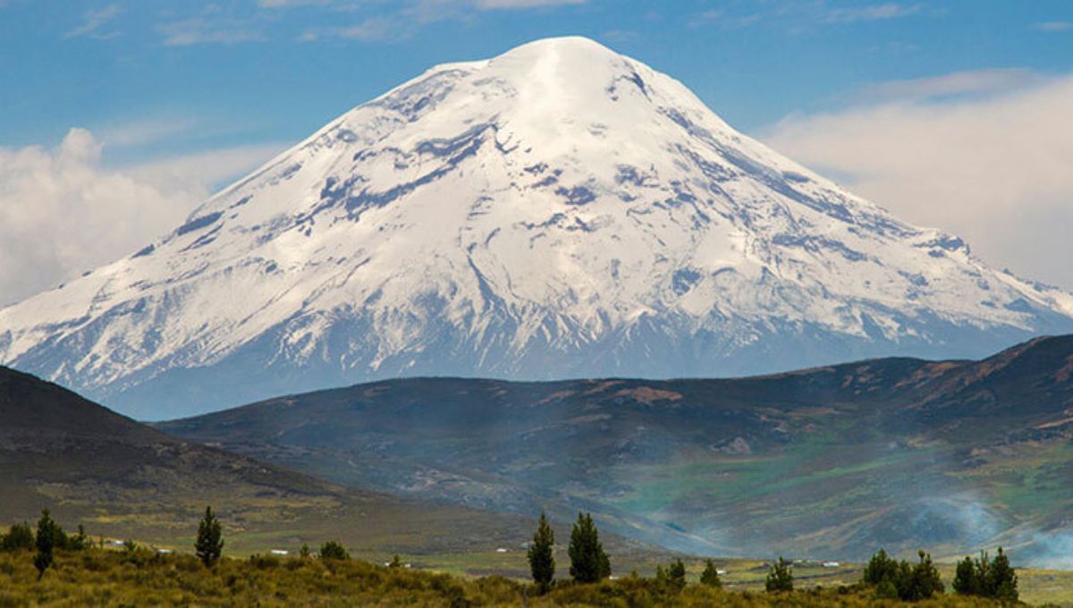 El volcán de América Latina más cercano al Sol que supera al Everest pese a sus casi 9.000 metros de altura