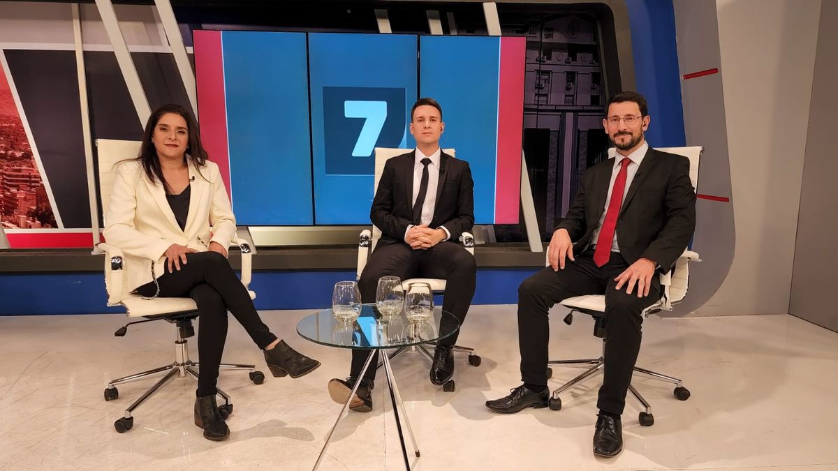 Listos para empezar: el equipo de Séptimo Día. Rosana Villegas, Julián Imazio y Pablo Gerardi. Faltó Agustina Fiadino quien se sumará la próxima semana.