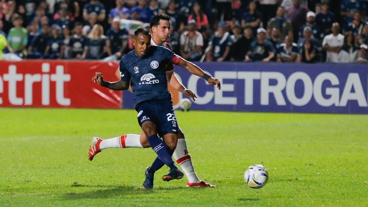 Independiente Rivadavia empata con Huracán en su regreso al Bautista Gargantini