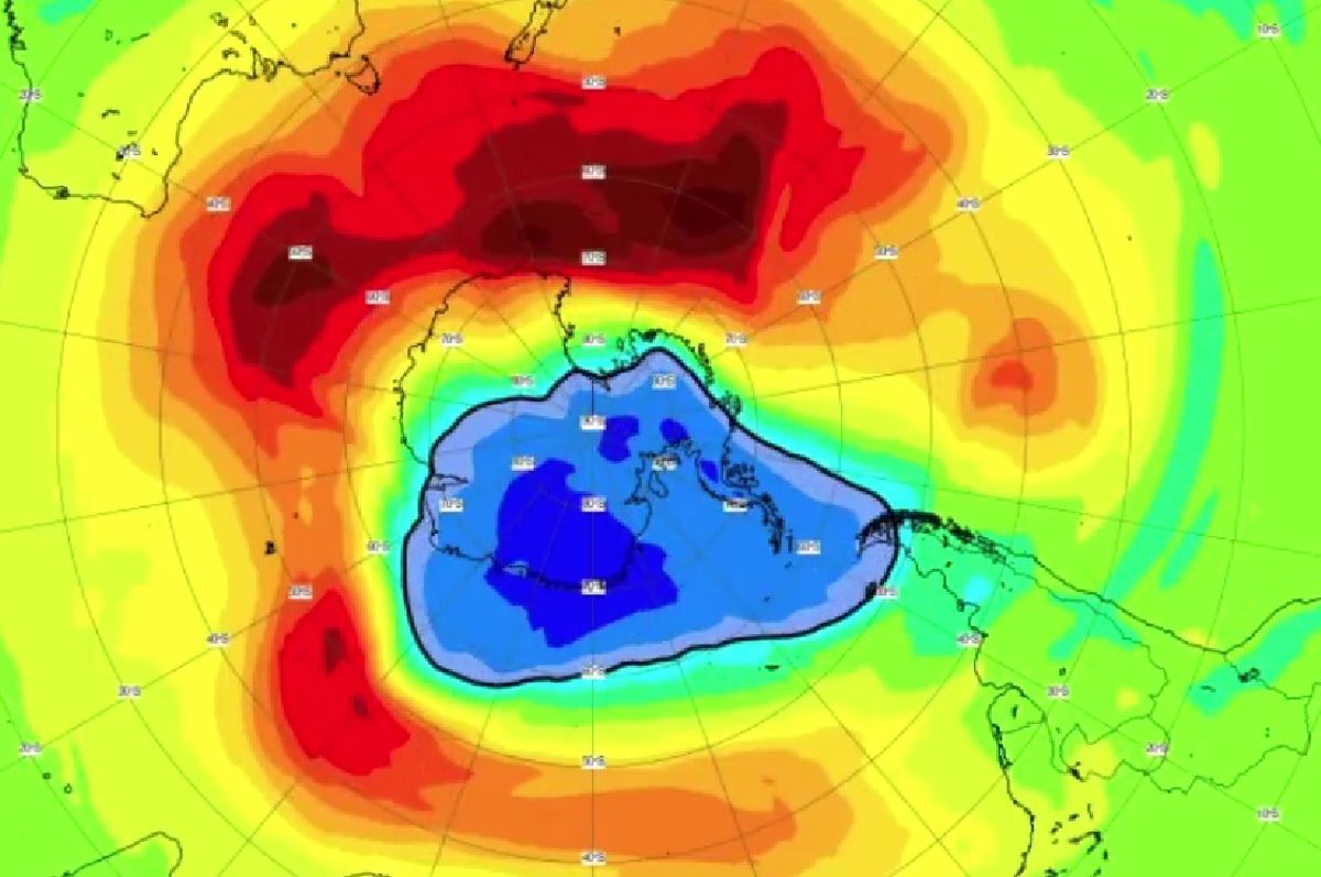 La radiación solar ultravioleta (UV) que llega a la superficie de nuestro planeta comprende el rango de longitudes de onda UVB. La radiación solar ultravioleta (UV) que llega a la superficie de nuestro planeta comprende el rango de longitudes de onda UVB.