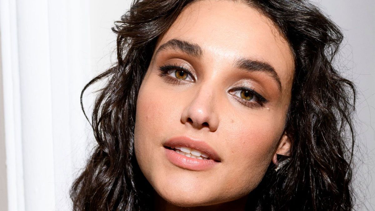 La actriz Débora Nascimento interpreta a Miranda en la serie de Netflix.