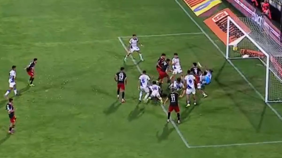 El gol anulado a Driussi.