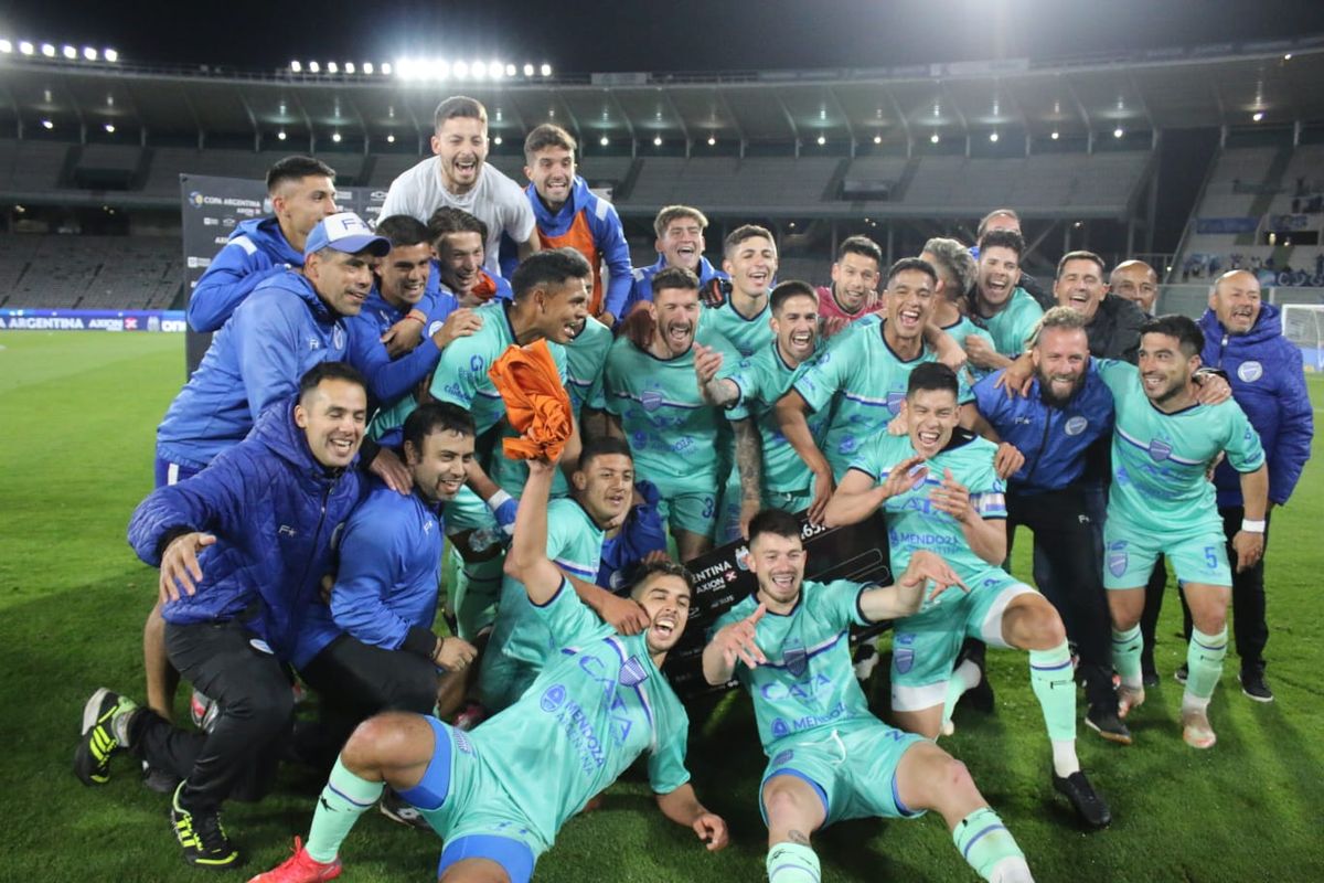 Godoy Cruz o El Equipo del Traductor se meti&oacute; entre los cuatro mejores de la Copa Argentina.&nbsp;