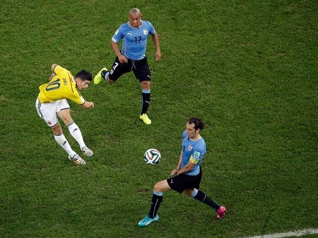 James Rodríguez firmó el mejor gol del Mundial 2014