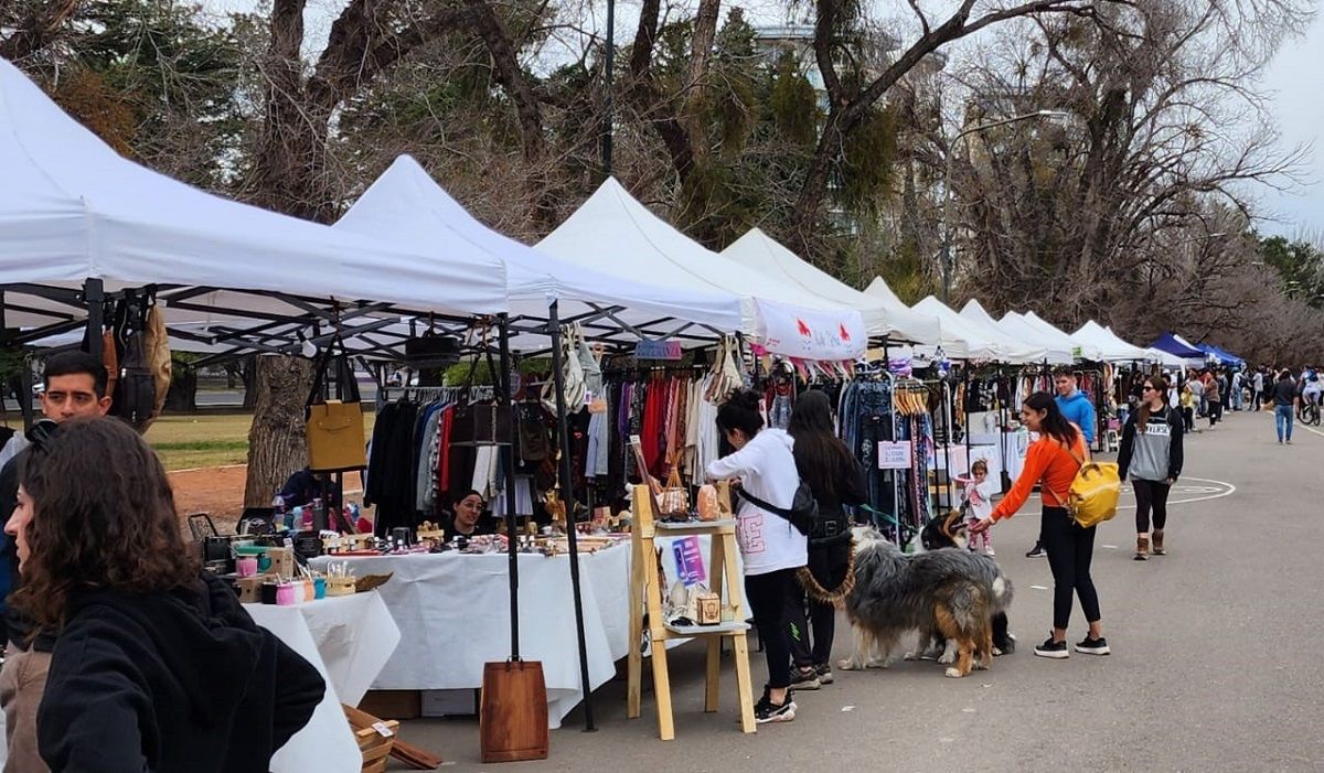 Este fin de semana el Parque General San Martín recibirá una nueva edición de la Feria de Diseño y Moda Sustentable.