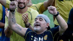 A Maradona lo van a despedir porque está enfermo