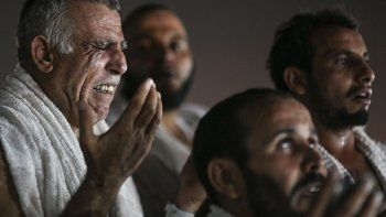 Los peregrinos musulmanes reanudaro el haj tras estampida que dejó más de 700 muertos