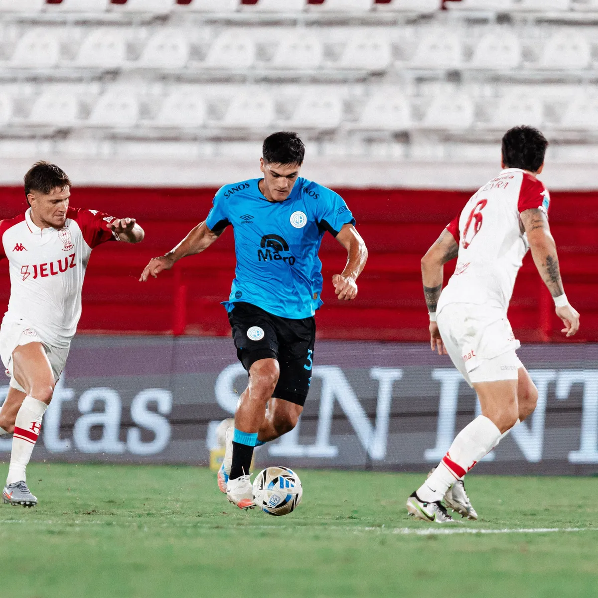 Belgrano perdi&oacute; 3-1 en su visita a Hurac&aacute;n.