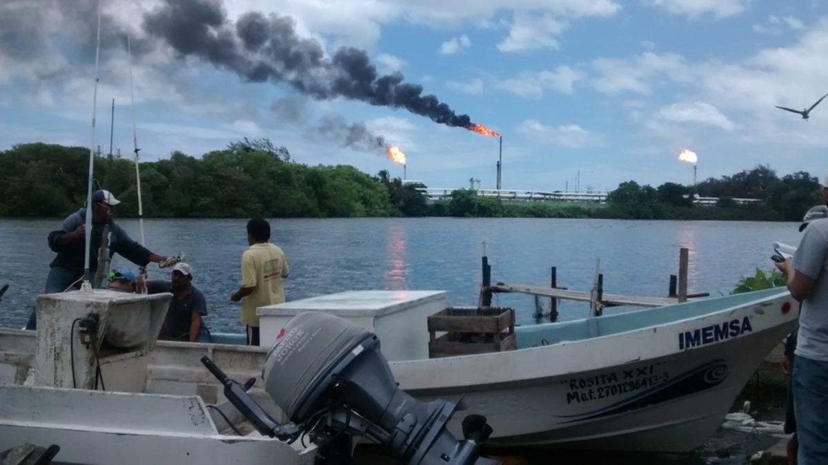 El petróleo es de gran interés para Estados Unidos y México. El petróleo es de gran interés para Estados Unidos y México.