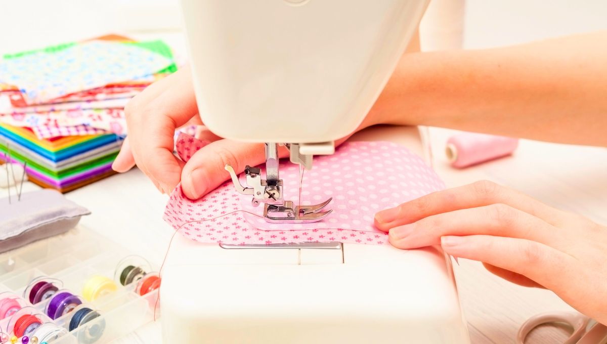 La costura en casa es una actividad muy divertida y con varios beneficios para la salud. La costura en casa es una actividad muy divertida y con varios beneficios para la salud. 