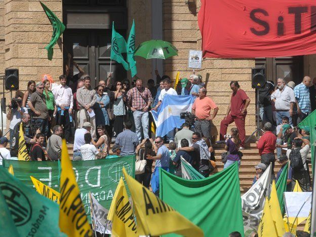 Los trabajadores de la Administración Central rechazaron la oferta salarial y ratificaron el estado de asambleas