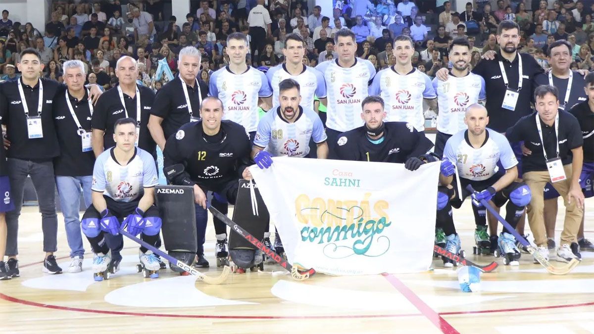 La Selección Argentina, con dos mendocinos en el plantel, venció a España en el debut en el Mundial de hockey sobre patines.