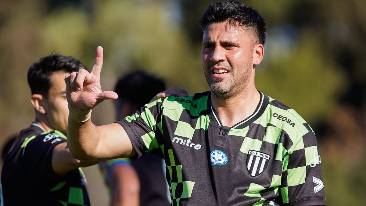 Luis Silba marcó el gol del triunfo de Gimnasia y Esgrima. Luis Silba marcó el gol del triunfo de Gimnasia y Esgrima.