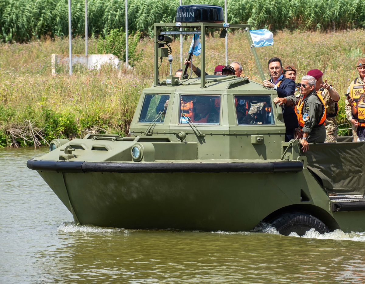 Petri respondió cuestionamientos de ex miembros de las fuerzas armadas. Petri respondió cuestionamientos de ex miembros de las fuerzas armadas.