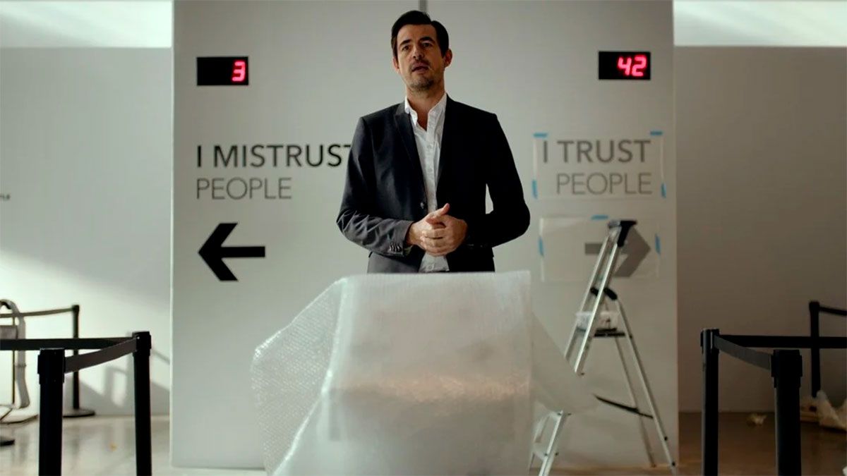 The Square, que está en Netflix, es una película dramática satírica sueca protagonizada por Claes Bang. The Square, que está en Netflix, es una película dramática satírica sueca protagonizada por Claes Bang.