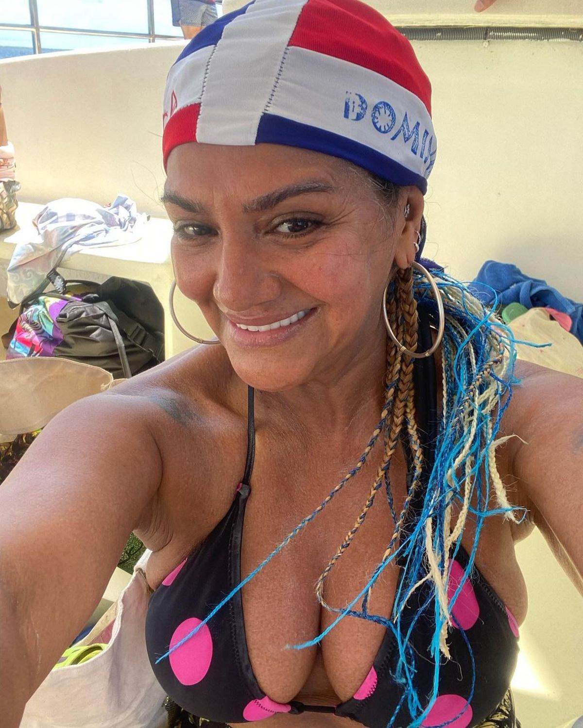  Las fotos de Gladys la Bomba en micro-bikini desde República Dominicana.