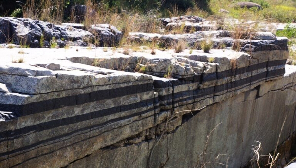 Una antigua piedra marcó un récord histórico en Sudáfrica