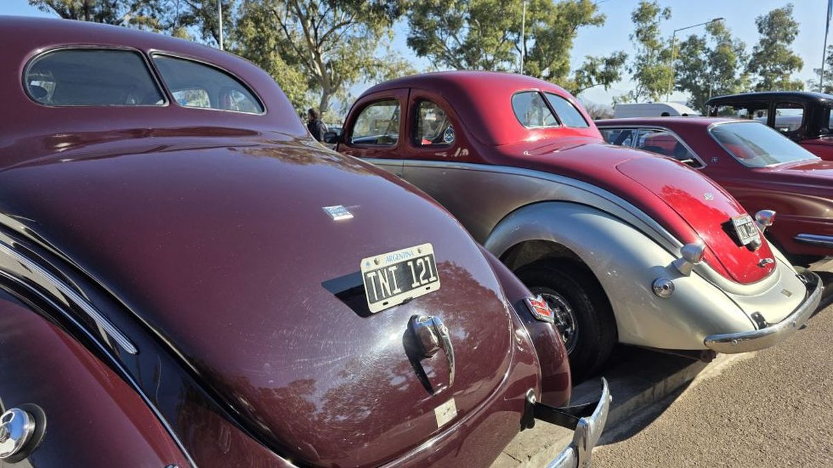 La Asociación de Automóviles Antiguos de Mendoza funciona desde 1984. La Asociación de Automóviles Antiguos de Mendoza funciona desde 1984.